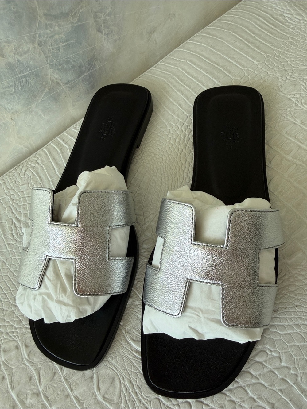 BNIB HERMES ORAN SANDALS Size 40, slides silver metallic goatskin leather. - Picture 12 of 13
